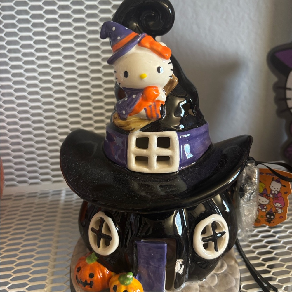 Hello Kitty Witch House Ceramic - Black, Purple, and Orange